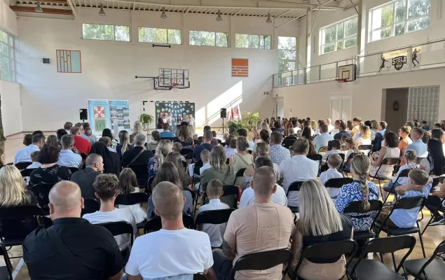 [FOTO] Witaj szkoło! Uczniowie szkół gminnych i powiatowych rozpoczęli nowy rok szkolny