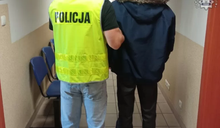 Wyrwał sprzedawczyni pierścionek i uciekł. Ukrył go w nietypowym miejscu...