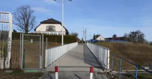 Ciąg pieszo-rowerowy wzdłuż ulicy Hażlaskiej będzie się zaczynał przy kładce nad S52.
