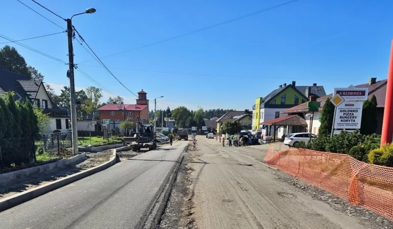 Przebudowa w końcu na finiszu. Powiat cieszyński kończy kluczową inwestycję drogową