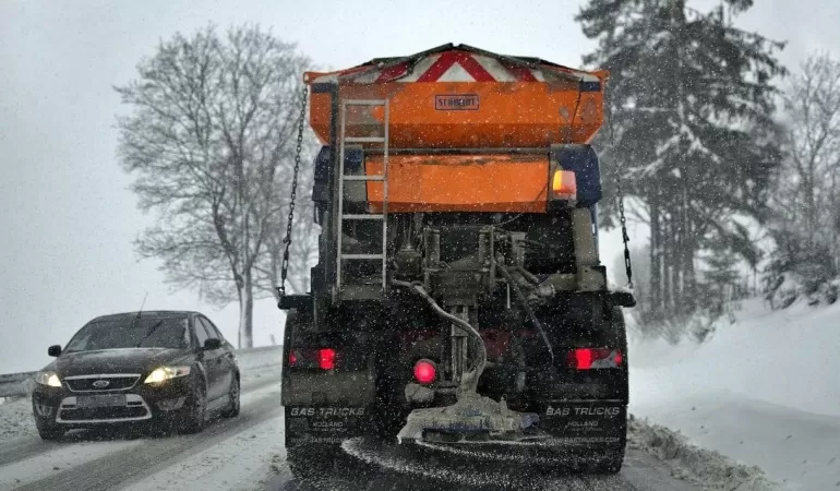 Służby powiatowe są przygotowane do zimy. Będą miały do utrzymania 345,5 km dróg