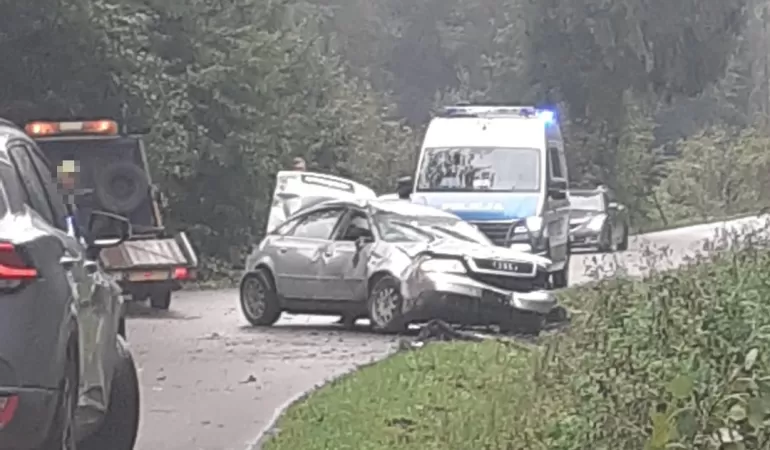 Kraksa z udziałem kradzionego pojazdu na ul. Polańskiej w Ustroniu - 24.09.2023