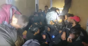 31 nielegalnych migrantów i przemytnik zatrzymani w Wiśle - 10.2023