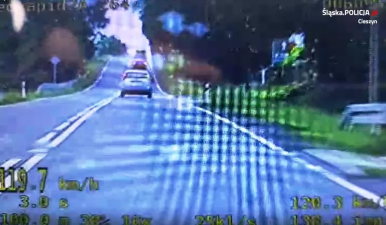W obszarze zabudowanym pędził 119 km/h. Mieszkaniec Skoczowa stracił prawo jazdy