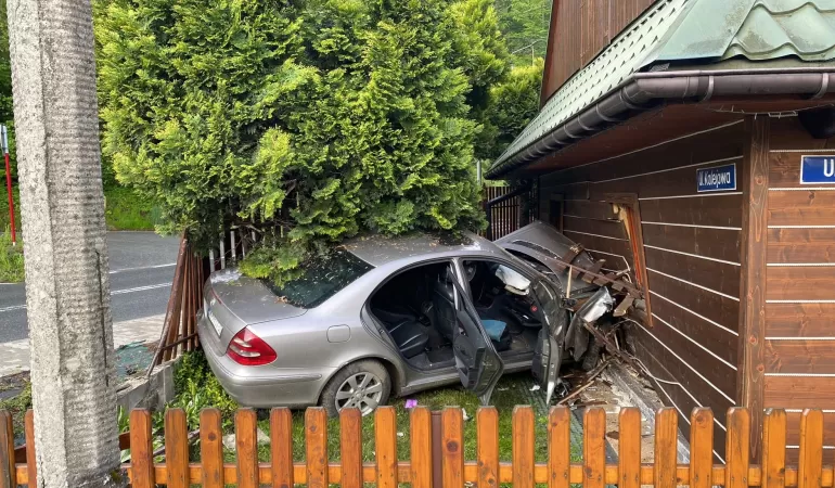 Zdarzenie drogowe przy ul. 1 Maja w Wiśle - 11.05.2025